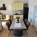 Vesela 2 Apartamento