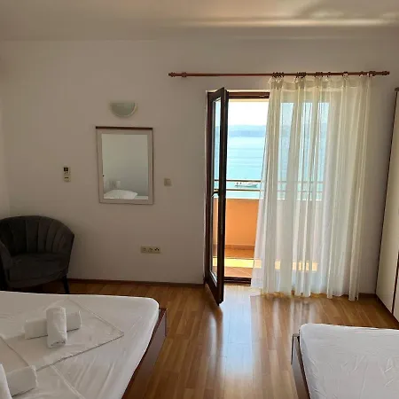 Vesela 2 * Duće