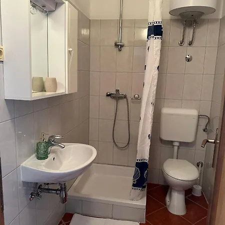 Apartment Vesela 2 *